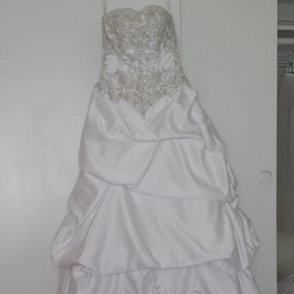 David’s Bridal Wedding Dress size 2P worm once